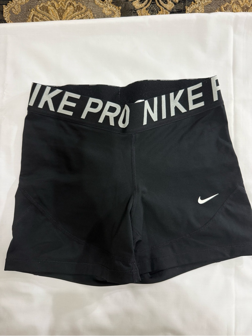 Nike Pro  Dri Fit Women’s Size Large 3” Athletic Training Fitness Shorts EUC